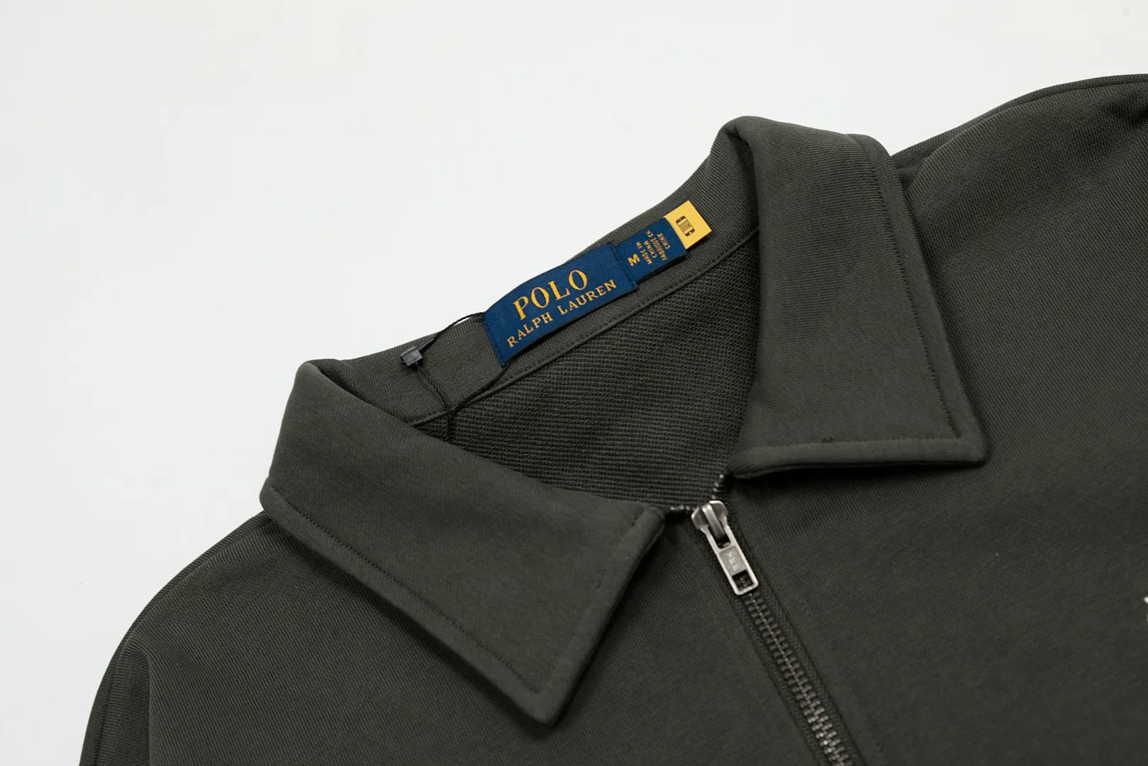 P260 Top quality" Style number: 8091# [Ralph Lauren classic pony embroidered half-zip lapel POLO sweatshirt] ✅Ralph Lauren Ralph Lauren autumn and winter basic versatile polo lapel sweatshirt for men and women couples ✅High weight pure cotton terry original consistent YKK zipper widened and thickened threads ✅Old money style lazy style full retro style simple popular style ✅Autumn and winter single wear, simple and easy to wear underneath A must-have recommendation for couples Size: S-XL Color: White Khaki Retro Green